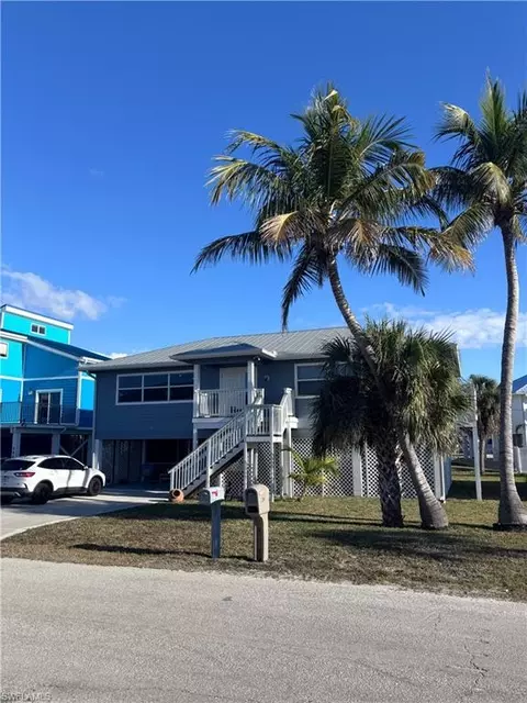 138 Gulf Island Dr, Fort Myers Beach, FL 33931