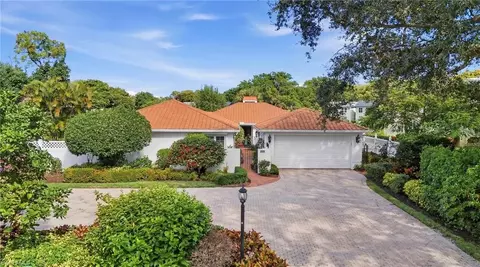 300 Bald Eagle Dr #1, Naples, FL 34105