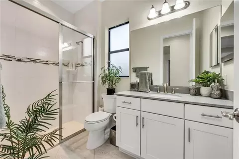 Bath - 4664 Abaca Cir, Naples, FL 34119 photo 2 of 3