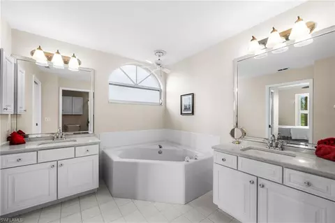 Bath - 8015 Tiger Cv #204, Naples, FL 34113 photo 1 of 3