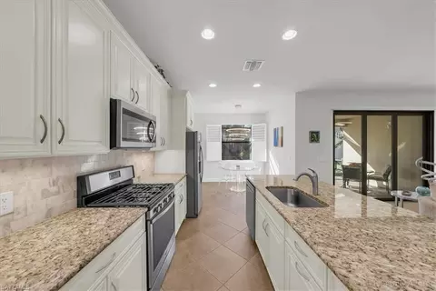 Kitchen - 16367 Halberry Ln, Naples, FL 34110 photo 2 of 4