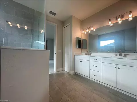 Bath - 4605 Centaurus Cir, Naples, FL 34120 photo 2 of 6