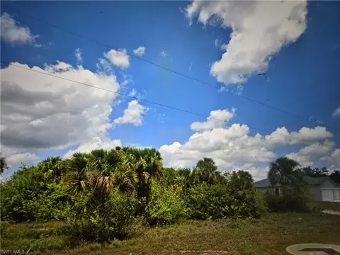 8047 Sherwood Cir, Labelle, FL 33935