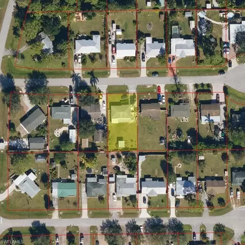 674 Pine Vale Dr, Naples, FL 34104