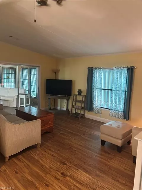38 Island Lake Ln, Naples, FL 34114