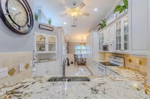 5474 Whitten Dr #12, Naples, FL 34104