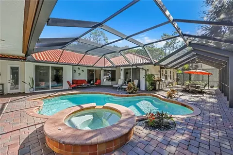 4000 Stonesthrow Ct, Naples, FL 34109