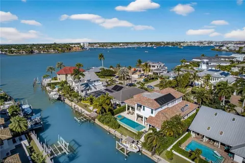 1330 Marlin Dr, Naples, FL 34102