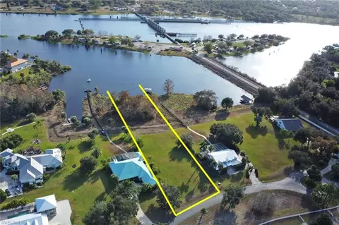 16280 Forest Mist Ct, Alva, FL 33920