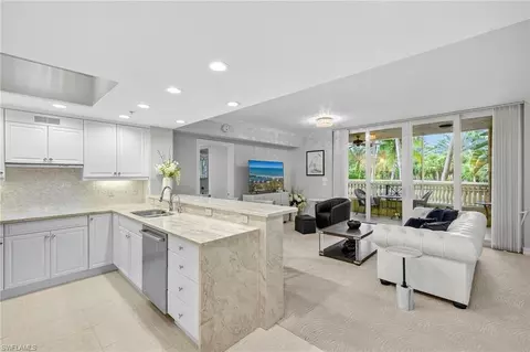 2748 Tiburon Blvd E #106C, Naples, FL 34109