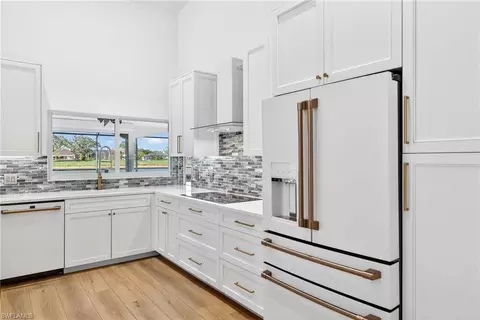 Kitchen - 5825 Cloudstone Ct, Naples, FL 34119 photo 3 of 4