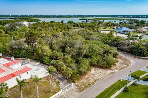 889 Scott Dr, Marco Island, FL 34145