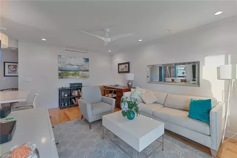 291 8th Ave S #291B, Naples, FL 34102