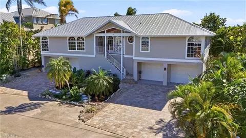 56 Fairview Blvd, Fort Myers Beach, FL 33931