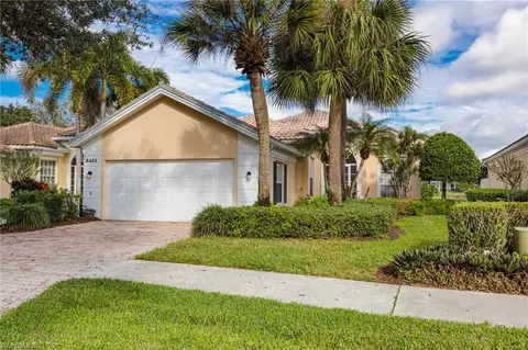 5405 Freeport Ln, Naples, FL 34119