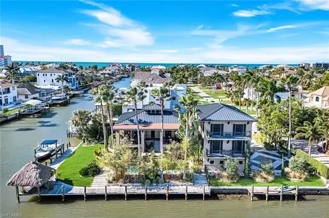 290 Channel Dr, Naples, FL 34108