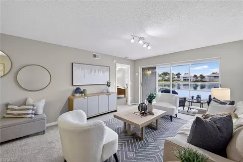 895 New Waterford Dr #J103, Naples, FL 34104