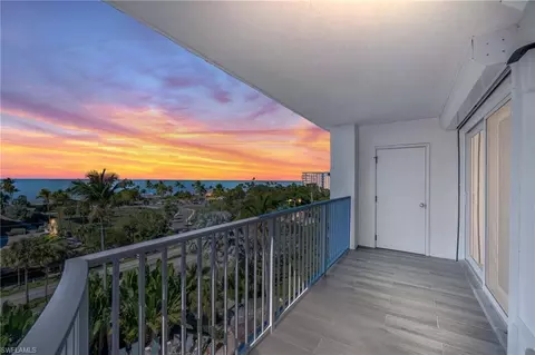 1300 Gulf Shore Blvd N #709, Naples, FL 34102