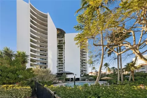 3951 Gulf Shore Blvd N #505, Naples, FL 34103