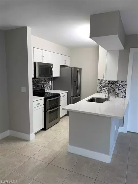 116 Santa Clara Dr #4, Naples, FL 34104