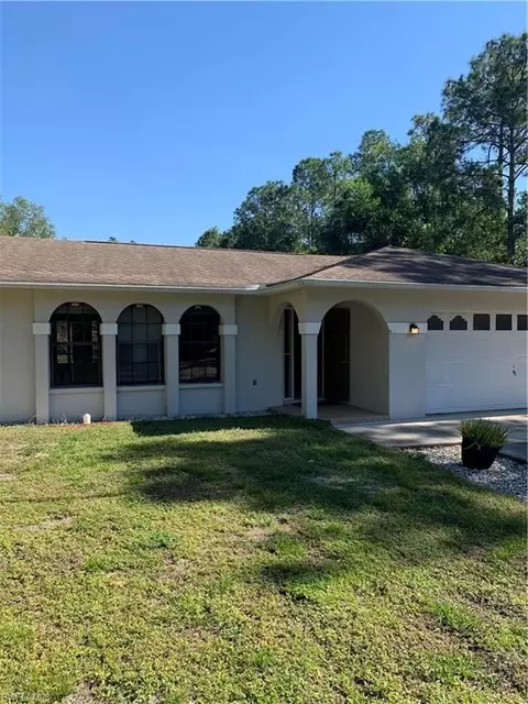 540 2nd St SE, Naples, FL 34117