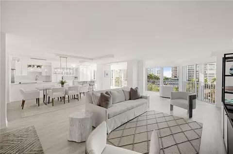 4401 Gulf Shore Blvd N #C605, Naples, FL 34103
