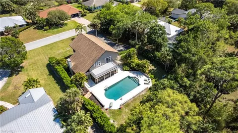 183 Old Tamiami Trl, Naples, FL 34110