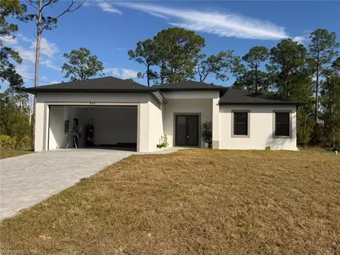 920 Palmetto Ave, Lehigh Acres, FL 33972