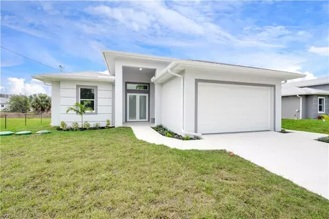 652 Kraft St, Lehigh Acres, FL 33974