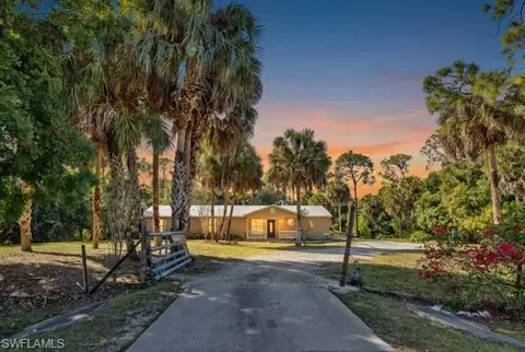 1867 17th St SW, Naples, FL 34117