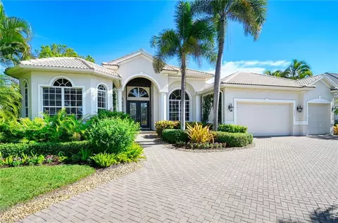 Exterior - 3002 Crayton Rd, Naples, FL 34103 photo 2 of 9