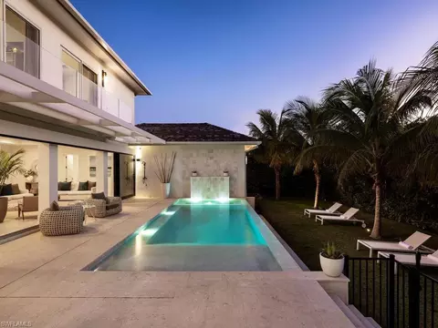 Exterior - 14 Sabre Ln, Naples, FL 34102 photo 7 of 10