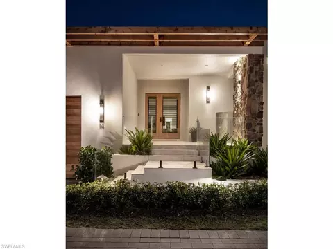 Exterior - 14 Sabre Ln, Naples, FL 34102 photo 6 of 10