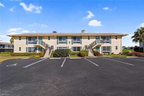 105 Harrison Rd #2, Naples, FL 34112