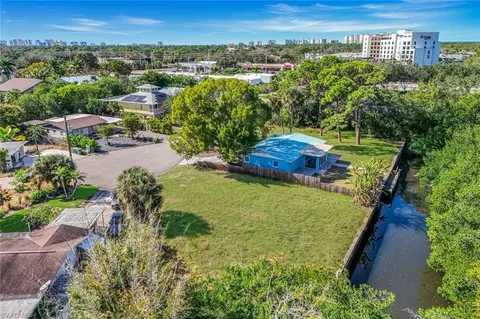 59 River Ct, Naples, FL 34110 photo 2