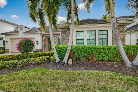 9453 Greenleigh Ct, Naples, FL 34120