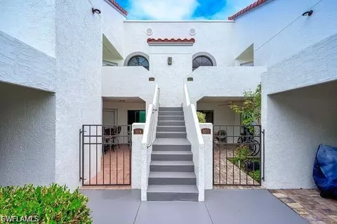 601 Beachwalk Cir #L-104, Naples, FL 34108