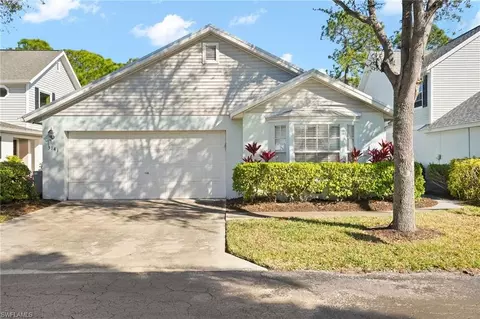 3141 Carriage Cir, Naples, FL 34105