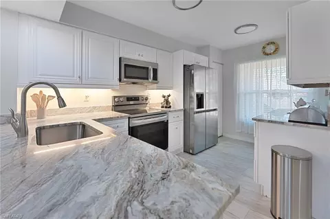 6480 Huntington Lakes Cir #103, Naples, FL 34119