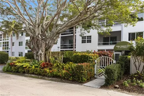 72 7th St S #206, Naples, FL 34102