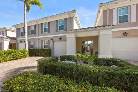 5561 Cove Cir, Naples, FL 34119
