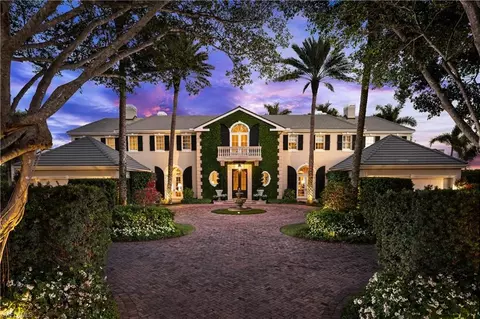 1975 Galleon Dr, Naples, FL 34102