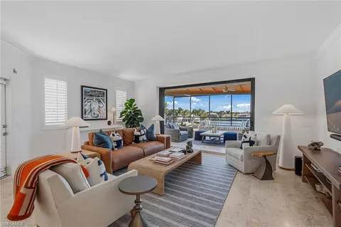 4400 Gulf Shore Blvd N #4-405, Naples, FL 34103