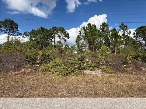 1033 Gladys St, Lehigh Acres, FL 33974