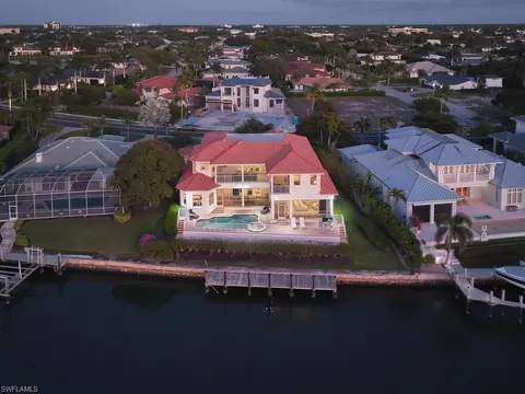View/Area - 4419 Crayton Rd, Naples, FL 34103 photo 7 of 9