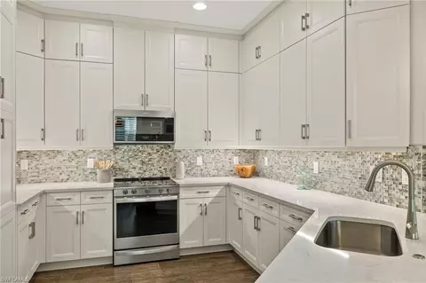 Kitchen - 6431 Negril Isle Dr, Naples, FL 34113 photo 2 of 3