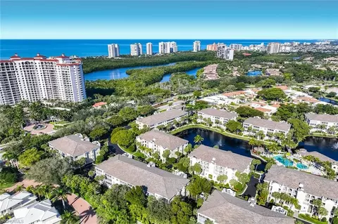 7725 Pebble Creek Cir #305, Naples, FL 34108