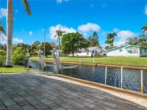 27571 Tarpon Way, Bonita Springs, FL 34134