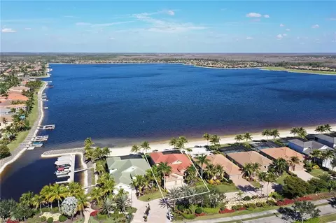 9087 Breakwater Dr, Naples, FL 34120
