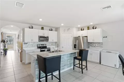 4121 68th Ave NE, Naples, FL 34120 photo 2